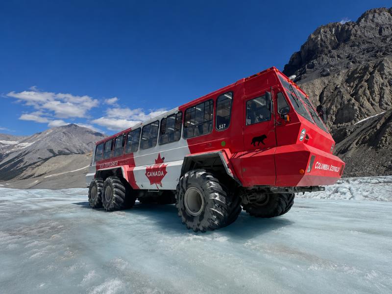 Columbia Icefield Adventure: Skywalk, Crowfoot Glacier & Scenic Lakes